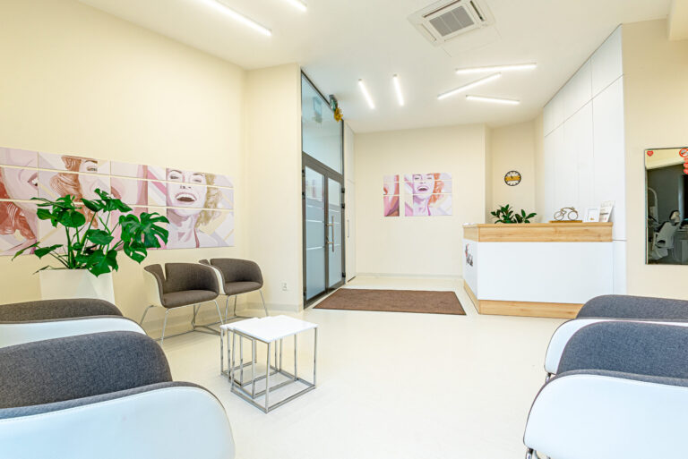 Klinika implantów zębowych w Łodzi – dlaczego warto wybrać sprawdzony gabinet?